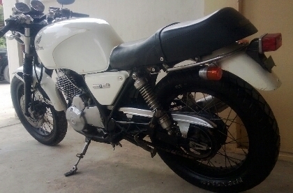 ขายคลับแมน400(GB400)เนียรๆอิน47000ต้นฉบับcafe racerอีกคันหนึ่งครับ เพื่อนฝากมาครับผม สนใจ 0821872521 เครื่องดี