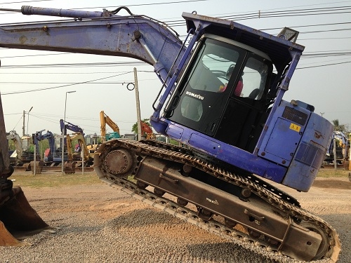 ขายรถแบคโฮ KOMATSU PC228USE-2 นำเข้าจากญี่ปุ่น รถปี2001 มีVDOให้ชมครับติดต่อ 081-2990958 ขายรถแบคโฮ KOMATSU PC228USE-2 นำเข้าจากญี่ปุ่น รถปี2001 มีVDOให้ชมครับติดต่อ 081-2990958