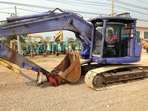 ขายรถแบคโฮ KOMATSU PC228USE-2 นำเข้าจากญี่ปุ่น รถปี2001 มีVDOให้ชมครับติดต่อ 081-2990958 ขายรถแบคโฮ KOMATSU PC228USE-2 นำเข้าจากญี่ปุ่น รถปี2001 มีVDOให้ชมครับติดต่อ 081-2990958
