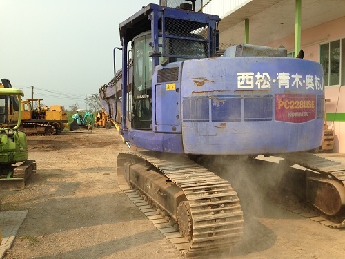 ขายรถแบคโฮ KOMATSU PC228USE-2 นำเข้าจากญี่ปุ่น รถปี2001 มีVDOให้ชมครับติดต่อ 081-2990958 ขายรถแบคโฮ KOMATSU PC228USE-2 นำเข้าจากญี่ปุ่น รถปี2001 มีVDOให้ชมครับติดต่อ 081-2990958