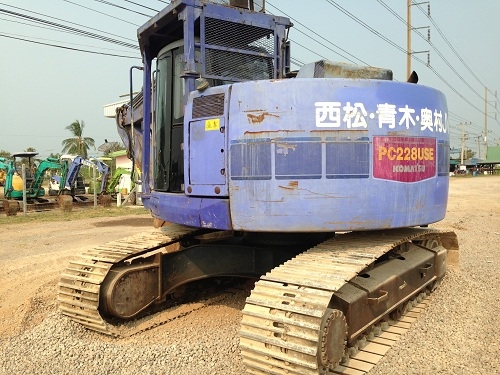 ขายรถแบคโฮ KOMATSU PC228USE-2 นำเข้าจากญี่ปุ่น รถปี2001 มีVDOให้ชมครับติดต่อ 081-2990958 ขายรถแบคโฮ KOMATSU PC228USE-2 นำเข้าจากญี่ปุ่น รถปี2001 มีVDOให้ชมครับติดต่อ 081-2990958
