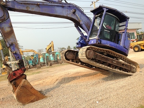 ขายรถแบคโฮ KOMATSU PC228USE-2 นำเข้าจากญี่ปุ่น รถปี2001 มีVDOให้ชมครับติดต่อ 081-2990958 ขายรถแบคโฮ KOMATSU PC228USE-2 นำเข้าจากญี่ปุ่น รถปี2001 มีVDOให้ชมครับติดต่อ 081-2990958