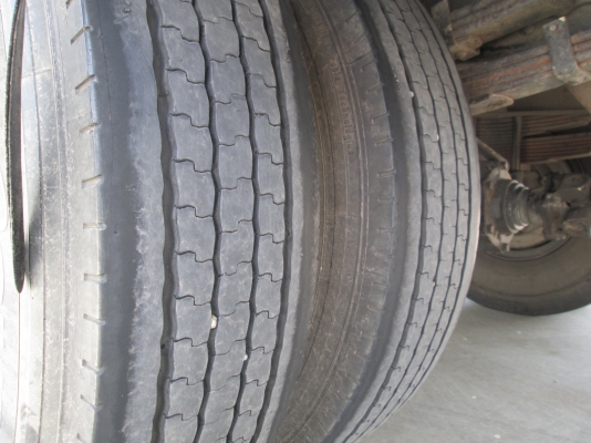 ขาย HINO FC สมอทอง รถห้าง ปี47 ตู้แห้ง 3 บานยาว 5.5 m สวยสดมาก ต่อรองได้คับ ขาย HINO FC สมอทอง รถห้าง ปี47 ตู้แห้ง 3 บานยาว 5.5 m สวยสดมาก ต่อรองได้คับ