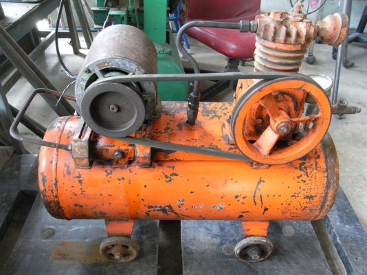 ขายปั้มลมขนาดเล็ก ราถาถูก เครื่องอัดลมดี มอเตอร์ทำงานดี แต่ไม่มีสวิทย์ และวาล์วลม