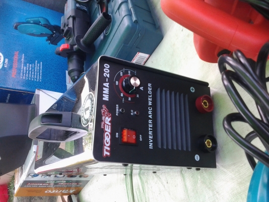 ขายตู้เชื่อมอินวอลเตอร์200-300แอมป์ชลบุรี