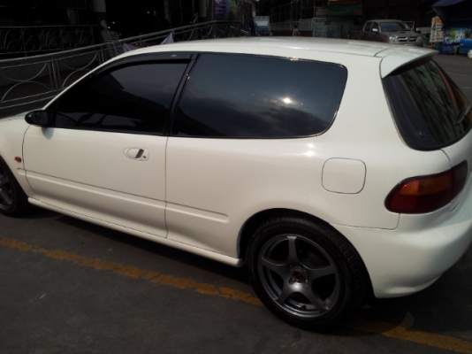 ขาย civic 3d  สีขาว เกียร์ธรรมดา เดิมๆโรงงาน