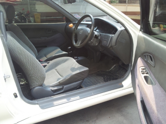 ขาย civic 3d  สีขาว เกียร์ธรรมดา เดิมๆโรงงาน