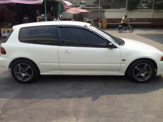 ขาย civic 3d  สีขาว เกียร์ธรรมดา เดิมๆโรงงาน