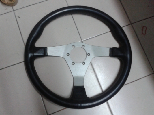 พวงมาลัยไม้MADE IN ITALY1200 บาท NARDI