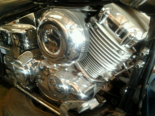 ใครมีเครื่อง dragstar costom 400 ปี 04 บอกบ้างครับรับซื้อ