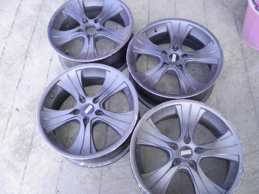 แม็ก17 5รู114 กว้าง7.5 ต่อรองได้