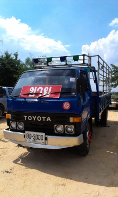 รถหกล้อ โตโยต้า ไดน่า