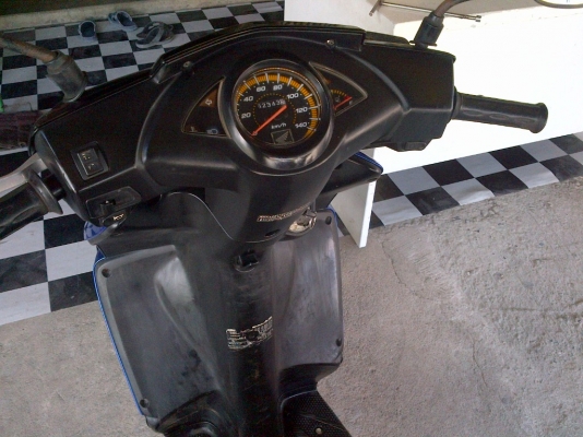 ขาย!ฮอนด้าคลิ๊กรุ่นท๊อป ล้อแม็ก ปี49 รถเครื่องเดิมแน่นๆ พร้อมใช้ ทะเบียน+เอกสารโอน ภาษีไม่หมด 088-2197709