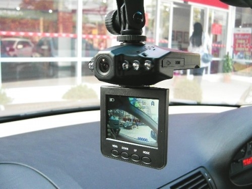 กล้องติดรถยนต์ HD-DVR 6 IR