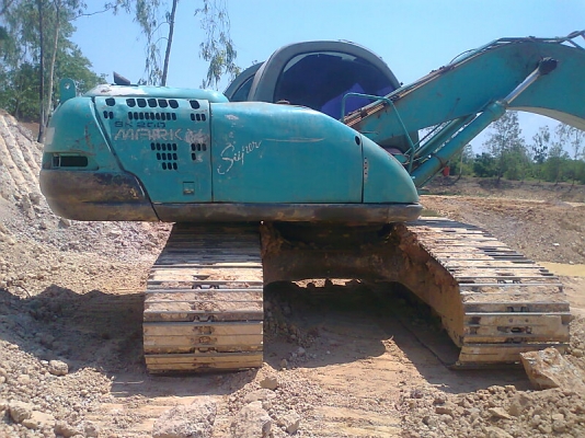 ขายด่วน..รถแบคโฮ KOBELCO SK200 M5 SUPER  เลขชั่วโมงทำงาน 2,2xx ชั่วโมง รถสวย ระบบไฟฟ้าทำงานดี ครบ ประหยัดน้ำมัน เกินคุ้ม ช่วงล่างสวยมาก ใช้ได้อีกนาน มีทะเบียนครบ.