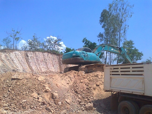 ขายด่วน..รถแบคโฮ KOBELCO SK200 M5 SUPER  เลขชั่วโมงทำงาน 2,2xx ชั่วโมง รถสวย ระบบไฟฟ้าทำงานดี ครบ ประหยัดน้ำมัน เกินคุ้ม ช่วงล่างสวยมาก ใช้ได้อีกนาน มีทะเบียนครบ.