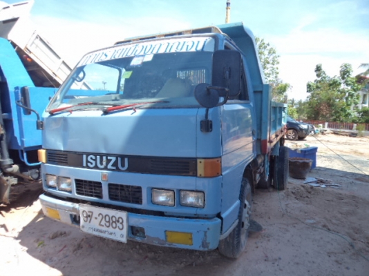 ขายรถอีซูซุNKR 6ล้อดั้มเครื่่อง74 แรงFหลัง สภาพดี