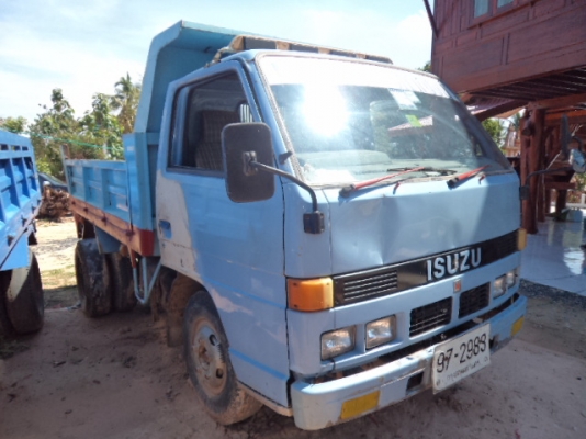 ขายรถอีซูซุNKR 6ล้อดั้มเครื่่อง74 แรงFหลัง สภาพดี