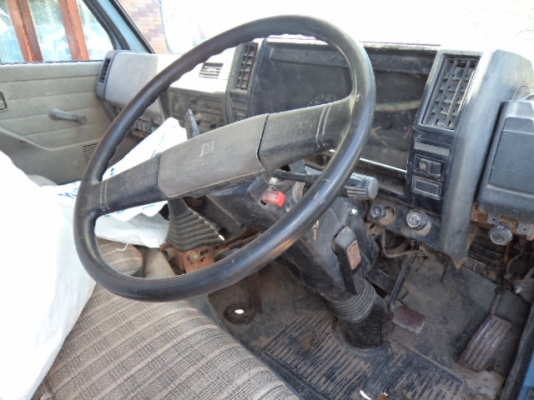 ขายรถอีซูซุNKR 6ล้อดั้มเครื่่อง74 แรงFหลัง สภาพดี