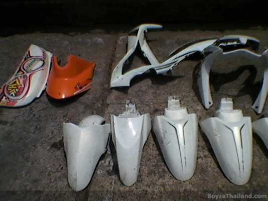 ***ชิ้นละ200บ.!! ชุดสี scoopyi wave125 click i mio สภาพดี ไม่หัก***