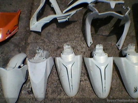 ***ชิ้นละ200บ.!! ชุดสี scoopyi wave125 click i mio สภาพดี ไม่หัก***