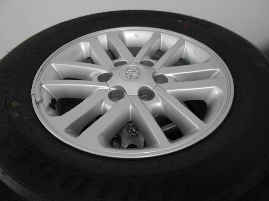 ขายล้อแม็ก Toyota Fortuner ขอบ 17 พร้อมยางปลายปี 12/เทิร์นได้-ใส่ฟรีค่ะ