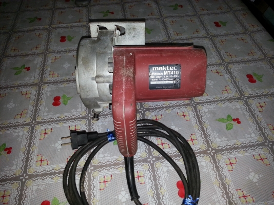 ขายเครื่องตัดกระเบื้องยี่ห้อ maktec สภาพดีพร้อมใช้งานครับ ขายเครื่องตัดกระเบื้องยี่ห้อ maktec สภาพดีพร้อมใช้งานครับ