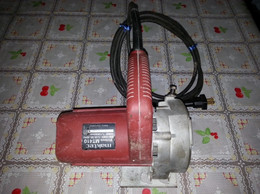 ขายเครื่องตัดกระเบื้องยี่ห้อ maktec สภาพดีพร้อมใช้งานครับ ขายเครื่องตัดกระเบื้องยี่ห้อ maktec สภาพดีพร้อมใช้งานครับ