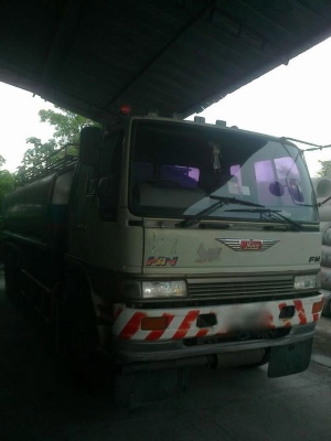 รถฮีโน่ 10 ล้อ บรรทุกน้ำมัน FM3M 240 แรงม้า  สนใจติดต่อ 081 - 6079515