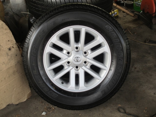 ขายแม็กซ์+ยางป้ายแดง+น๊อตNew VIGO Champขอบ17 ใส่กับฟอร์จูนเนอร์ และวีโก้รุ่น6รูได้เลย 29000