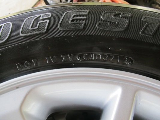 ขายแม็กซ์+ยางป้ายแดง+น๊อตNew VIGO Champขอบ17 ใส่กับฟอร์จูนเนอร์ และวีโก้รุ่น6รูได้เลย 29000