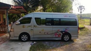 ขายดาวน์...รถตู้ระดับVIP ตกแต่งอย่างดี ดูแล้วจะชอบ สวยมากๆ