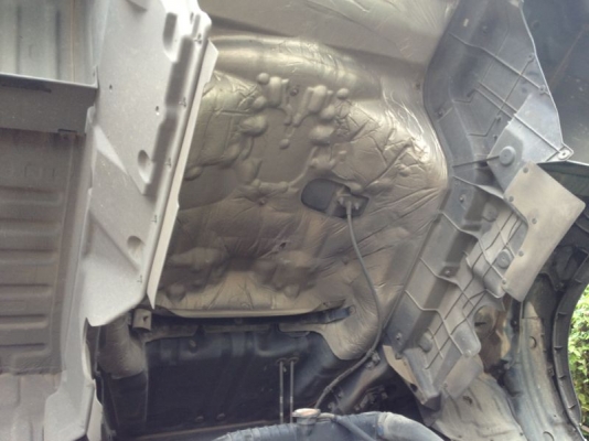 รถฮีโน่ 6 ล้อดั๊ม 220 แรงม้า ปี 51  สนใจติดต่อ 081 - 6079515