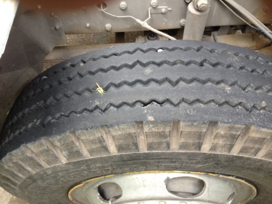 รถฮีโน่ 6 ล้อดั๊ม 220 แรงม้า ปี 51  สนใจติดต่อ 081 - 6079515