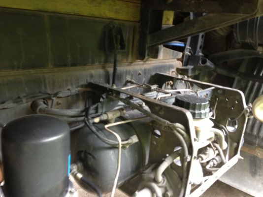 รถฮีโน่ 6 ล้อดั๊ม 220 แรงม้า ปี 51  สนใจติดต่อ 081 - 6079515