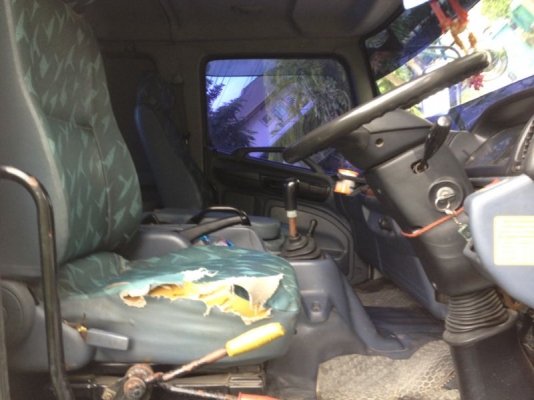 รถฮีโน่ 6 ล้อดั๊ม 220 แรงม้า ปี 51  สนใจติดต่อ 081 - 6079515