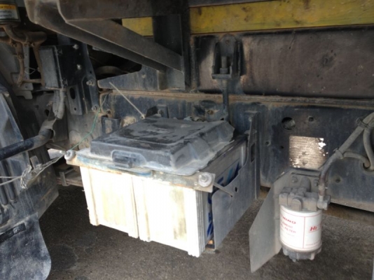 รถฮีโน่ 6 ล้อดั๊ม 220 แรงม้า ปี 51  สนใจติดต่อ 081 - 6079515