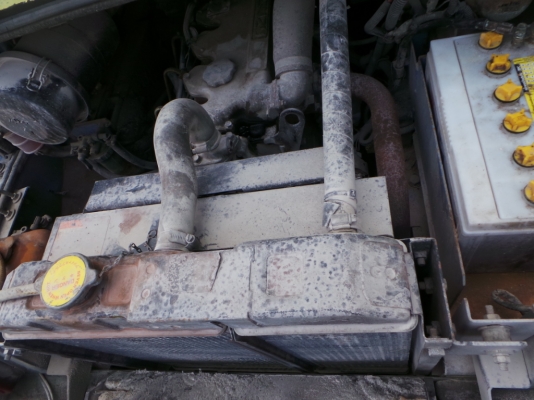 kawasaki รถตักล้อยาง ตักขึ้นหกล้อได้  เอวดี ปั้มไม่เยิ้ม เครื่องดี พร้อมใช้ค่ะ