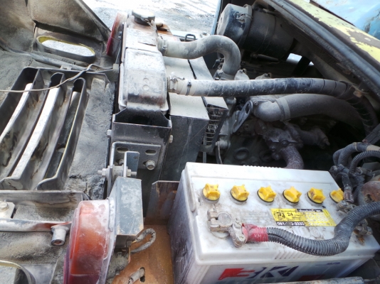 kawasaki รถตักล้อยาง ตักขึ้นหกล้อได้  เอวดี ปั้มไม่เยิ้ม เครื่องดี พร้อมใช้ค่ะ