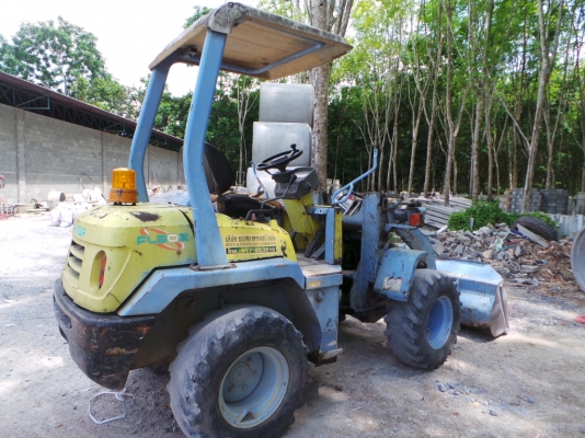 kawasaki รถตักล้อยาง ตักขึ้นหกล้อได้  เอวดี ปั้มไม่เยิ้ม เครื่องดี พร้อมใช้ค่ะ