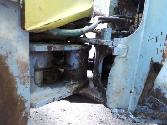 kawasaki รถตักล้อยาง ตักขึ้นหกล้อได้  เอวดี ปั้มไม่เยิ้ม เครื่องดี พร้อมใช้ค่ะ