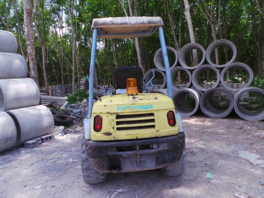 kawasaki รถตักล้อยาง ตักขึ้นหกล้อได้  เอวดี ปั้มไม่เยิ้ม เครื่องดี พร้อมใช้ค่ะ