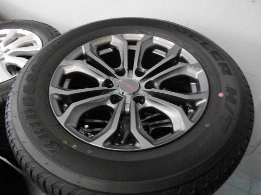 ขายล้อแม็ก Fortuner TRD 4 พร้อมยางบริดสโตน 265/60/18 ป้ายแดง/เทิร์นได้-ใส่ฟรีค่ะ ขายล้อแม็ก Fortuner TRD 4 พร้อมยางบริดสโตน 265/60/18 ป้ายแดง/เทิร์นได้-ใส่ฟรีค่ะ