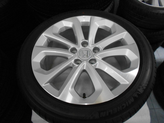ขายล้อแม็ก Honda Accord ขอบ 18 พร้อมยางป้ายแดงปี 13/เทิร์นได้-ใส่ฟรีค่ะ