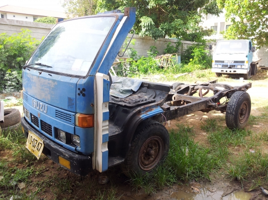 ขายหัวแชสซี ISUZU สองแถว 4 ล้อใหญ่พร้อมต่อใหม่