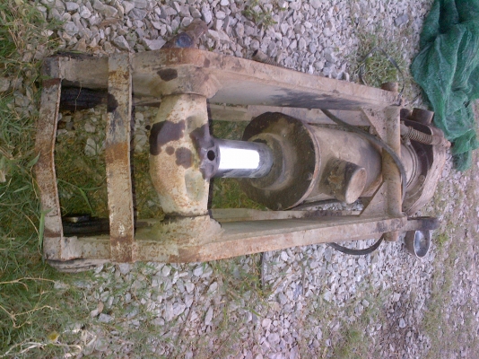 ขายกระบอกดั้ม 15 ตัน ราคา  17000 บาทแกนใหญ่ครบชุดพร้อมใช้งานโทร.0892406621