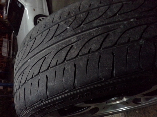 ขายยางDunlop LM703 205-45-17 ปลายปี10 1ชุด ถูกๆ