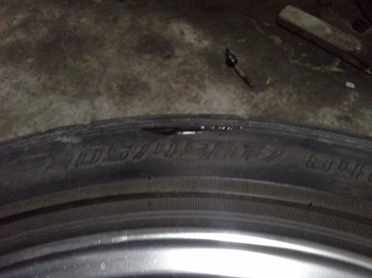 ขายยางDunlop LM703 205-45-17 ปลายปี10 1ชุด ถูกๆ