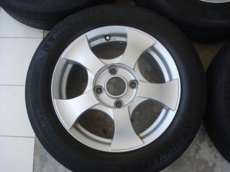 ขายล้อแม็กขอบ 15 เก่าเก็บ 5 วง 4 รู 114.3 ยางปี 10 สวยๆพร้อมใช้งาน ขายล้อแม็กขอบ 15 เก่าเก็บ 5 วง 4 รู 114.3 ยางปี 10 สวยๆพร้อมใช้งาน