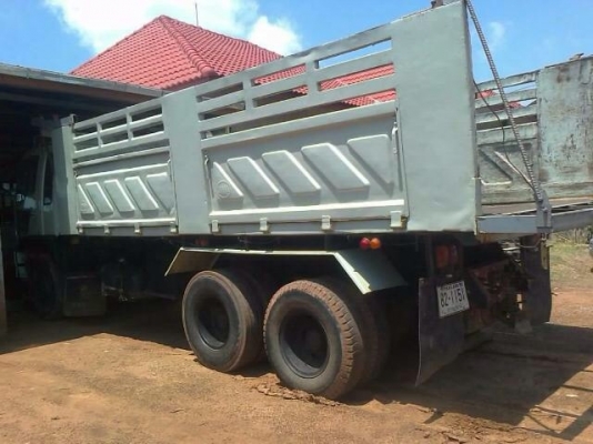 ***ขายแล้วครับขอบคุณ Truck2hand ขาย 10ล้อ2เพลาดั๊ม HINO FM3MNLD ปี40 เครื่องเดิมๆ M10C 240แรง แห้งดี ไม่เยิ้ม ไม่ไอ เกียร์เดิมๆ เข้าง่ายไม่หลุด ช่วงล่างสวยแน่น คัสซีสวยไม่บวมไม่ผุ  กระบะดั๊มเหล็กสามมิตรลอนเฉียง สภาพสวยไม่บุบ พื้นไม่ผุ แอร์ พาวเวอร์ ทริฟฟี